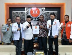 Hadapi Pemilihan Kepal Adaerah 2024, DPP PKS Serahkan SK kepada 5 Cakada Bersama Indonesia Timur