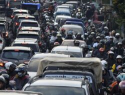 Polisi Ungkap Kartu Kuning Lalu Lintas yang Bikin Puncak Macet Total