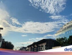 Langit Jakarta Cerah Pagi Ini, Standar Udaranya Gimana Nih?