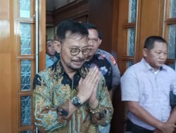 Seakan-Akansegera Saya Manusia Rakus dan Maruk