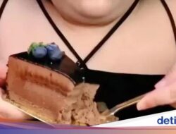 Seleb China Meninggal Di Live Mukbang, Pernah Masuk RS Tapi Lanjut Ngonten