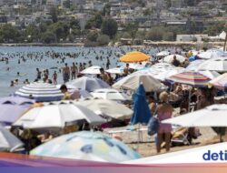 Saking Panasnya Yunani, Turis Tewas Di Berendam Ke Pantai