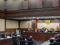 Katanya Pejuang dan Pahlawan, Dengar Permintaan Nangis Sesegukan