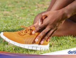 Jangan Asal Diurut, Begini Pertolongan Pertama ketika Kaki Keseleo