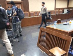 Pendukung SYL Diduga Tendang Wartawan usai Sidang, Iwakum: Kartu Peringatan Perundang-Undangan Pers