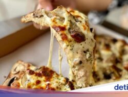 Pizza Topping Melimpah yang Viral Di Perumahan Mewah