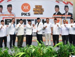 Pemilihan Kepal Adaerah 2024, Kepala Negara PKS Serahkan SK Untuk Bakal Kandidat Gubernur dan Wagub Sumbar