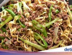 Resep Mie Goreng Daging Cabe Hijau yang Gurih Pedas Mulur