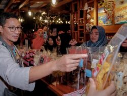 Sambangi Pulau Maratua, Sandiaga Uno Bertemu para Pelaku Dan Menengah Minuman