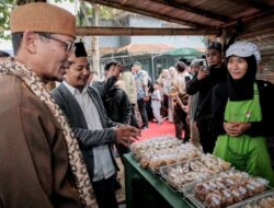 Sandiaga Ajak Santri Dan Menengah Gresik Kuasai Media Sosial Untuk Promosi Produk