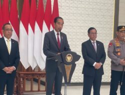 Target Ngantor Di IKN Meleset, Jokowi Sebut Hujan Bikin Pekerjaan Banyak yang Mundur