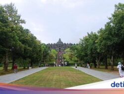 Foto: Mengagumi Kemegahan Candi Borobudur, Terbesar Di Zamannya