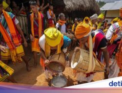 Warna-warni Suku Tiwa India Rayakan Perayaan Seni Wanchuwa