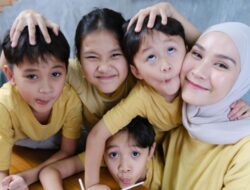 Zaskia Adya Mecca Ajarkan Hingga Anak Salat sebagai Kebutuhan, Tuai Komentar Netizen