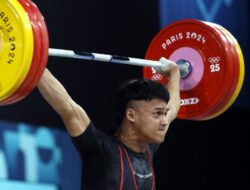 Rizki Juniansyah Rebut Emas Angkat Besi Pesta Latihan Paris 2024