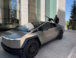 Pemimpin Chechen Pamer Kendaraan Listrik Tesla Cybertruck Siap Konflik Bersenjata Di Ukraina