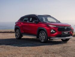 Toyota Mulai Jual Starlet Cross, Kembaran Suzuki Fronx