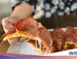 Makan Pizza Tersisa 1 Potong? Ini Saran Ahli Etiket Untuk Menyantapnya