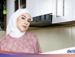 Potret Irish Bella Pada Asyik Makan BBQ hingga Masak Ke Dapur