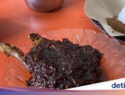 Bebek Goreng Madura Pakai Wijen Tumbuk yang Unik