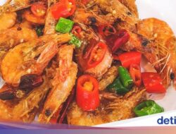 3 Resep Udang Goreng Bumbu Cabe yang Renyah Pedas Untuk Makan Siang