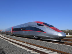 Kereta Cepat Whoosh Sediakan 800 Ribu Tiket Pada Musim Lebaran 2025