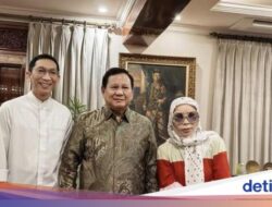 Gaya Kece Melly Goeslaw Pada Kulineran Surabi Oncom hingga Petai