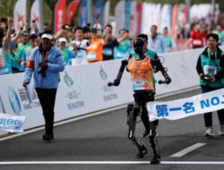 Mesin Otomatis Bergabung Bersama Manusia Untuk Lomba Maraton Di Beijing
