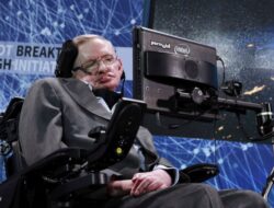3 Hinaan Stephen Hawking Kepada Tuhan, Salah Satunya Menyebut Surga Adalah Dongeng