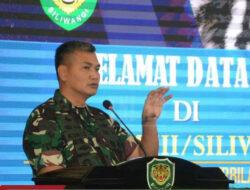 Tak Hanya Letjen TNI Kunto, Mantan Ajudan Jokowi juga Batal Dimutasi