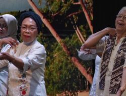Lansia Jakarta Tampil Enerjik Lewat Tari Keroncong Ke Regu