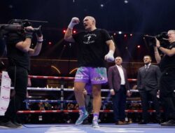 Oleksandr Usyk Isyaratkan Pensiun, Siapa Raja Mutakhir Di Kelas Berat?
