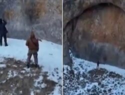 Penemuan Pintu Besar Ke Pegunungan Kazakhstan Dikaitkan Didalam Alien