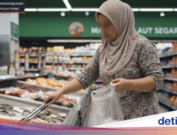 Ogah Rugi, Wanita Ini Pakai Trik Licik Pada Beli Udang Di Supermarket