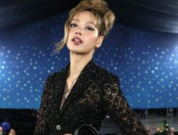 Lisa BLACKPINK Karena Itu Seniman K-Pop Pertama yang Gabung Host Committe Met Gala 2026