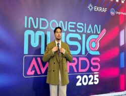 Masuk Nominasi, Momen Adrian Khalif Melenggang Ke Blue Carpet Indonesian Music Awards 2025