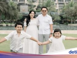 Potret Hangat Puput Nastiti dan Ahok Pada Makan Bersama Keluarga