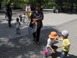 Siasat China Atasi Angka Kelahiran Rendah, Kini Pajaki Alat Kontrasepsi