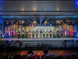 Kain Tenun Sumba Antarkan Desa Bakti BCA Raih Prestasi Ke Organisasiregional Tourism Awards