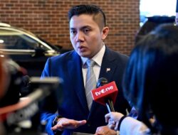 MA AS Putuskan Tarif Dagang 10%, Seskab Teddy Sebut Sudah Sedia Payung Sebelumnya Hujan