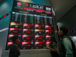 383 Saham Berjatuhan, IHSG Hari Ini Ditutup Ambles Hingga 7.389