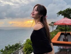 Bikin Heboh! Lisa Asyik Liburan dan Tampil Stunning Ke Bali