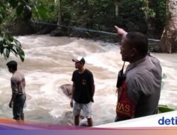 Wisata Berujung Bencana, Wanita Ini Hanyut Diterjang Air Bah