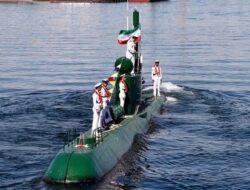 Iran Siapkan Kapal Selam Mini Ghadir Penghancur Kapal Induk AS