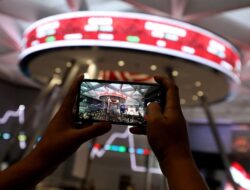 Dibayangi Outflow Rp4,5 Triliun, IHSG Pekan Ini Diprediksi Bergerak Fluktuatif
