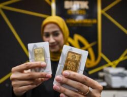 Harga Emas Antam Hari Ini Turun Rp30.000 per Gram, Cek Daftar Lengkapnya