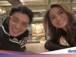 Intip Potret Seru Acha Septriasa Pada Jajan Matcha hingga Minuman Kafein Di Kafe