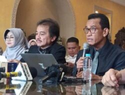 Kronologi Penangkapan Roy Suryo, Refly: Untung Masih Sempat Salat Subuh, tapi Belum Mandi