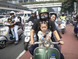 Menikmati Jalanan Jakarta Di Akhir Pekan ala Pencinta Vespa