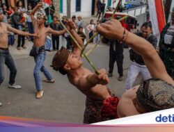 Bukan Sekadar Adu Rotan, Ojung Dari Sebab Itu Simbol Persaudaraan Suku Tengger